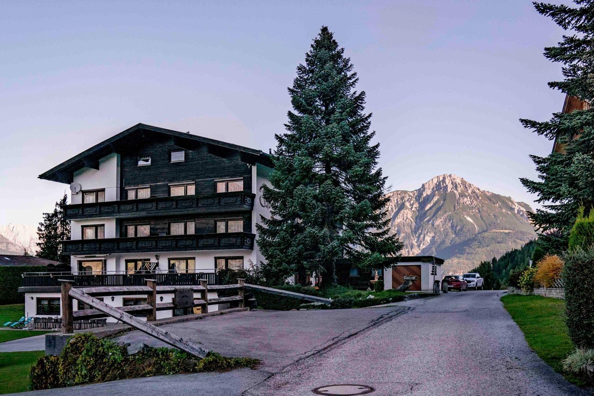 Ferienwohnungen Monja Und Dietmar Thoeni Arzl im Pitztal Exterior photo